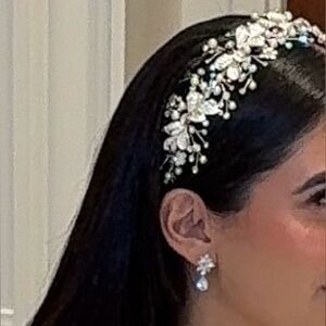 Ivory bridal headpiece with pearls